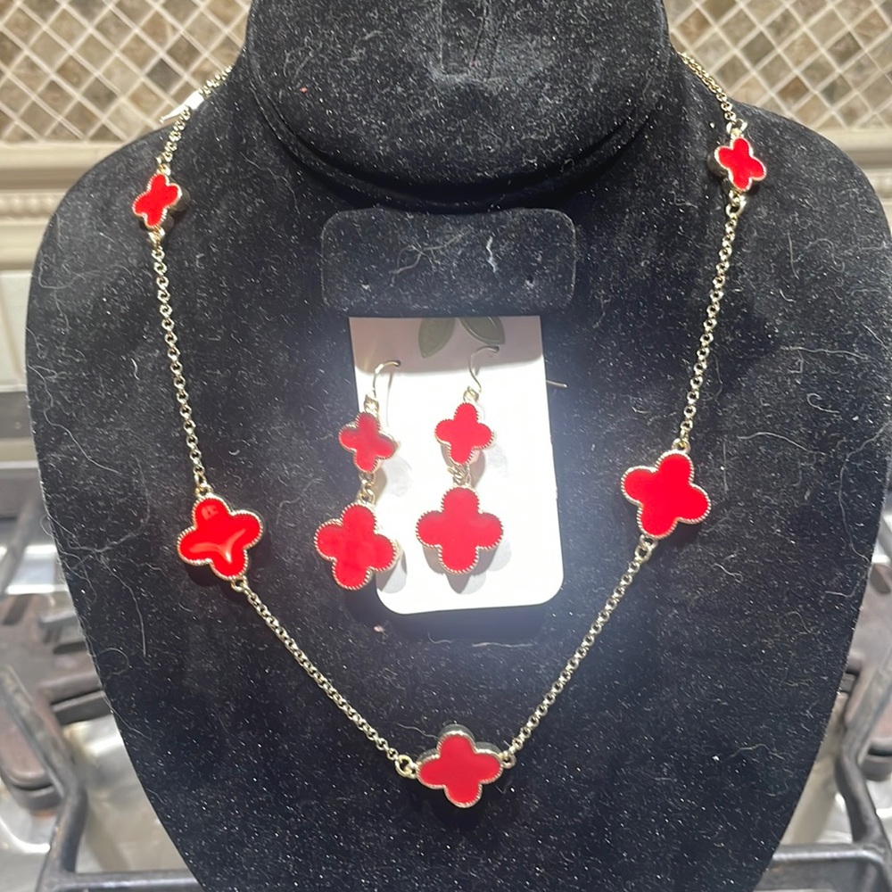 Designer inspired Rhodium gold plated necklace w/ matching drop earrings